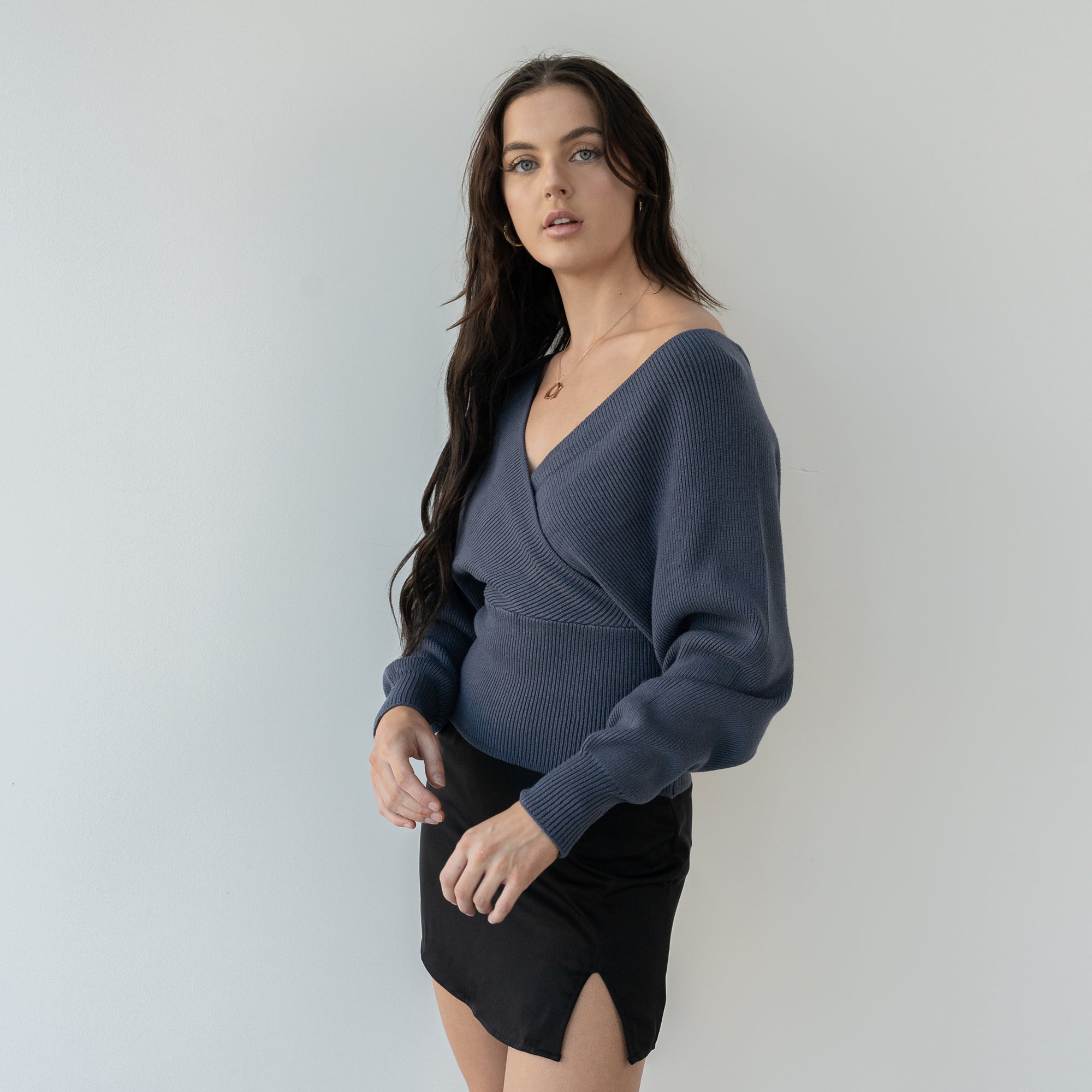 Heavy Crossover Sweater In Purl Knit in Dark Blue