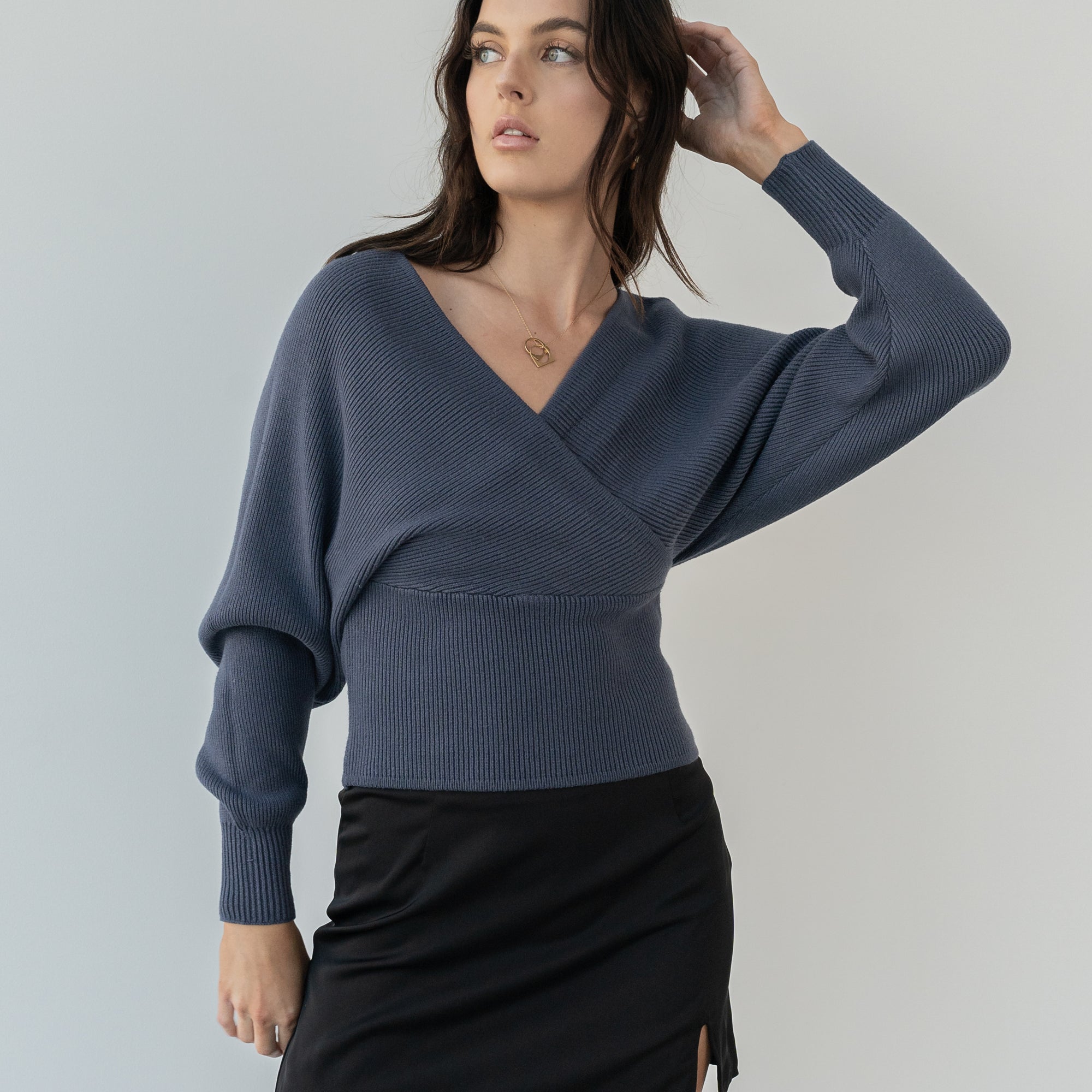 Heavy Crossover Sweater In Purl Knit in Dark Blue